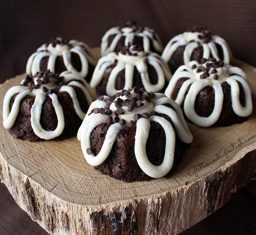 Easy and Moist Mini Bundt Cakes - Frosting and Fettuccine