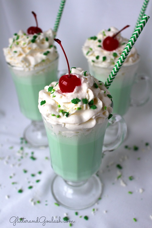 Copycat McDonalds Mint Shamrock Shake